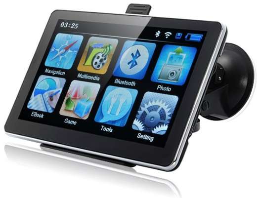 GPS navigator med 7tums skärm, bluetooth och fm-sändare